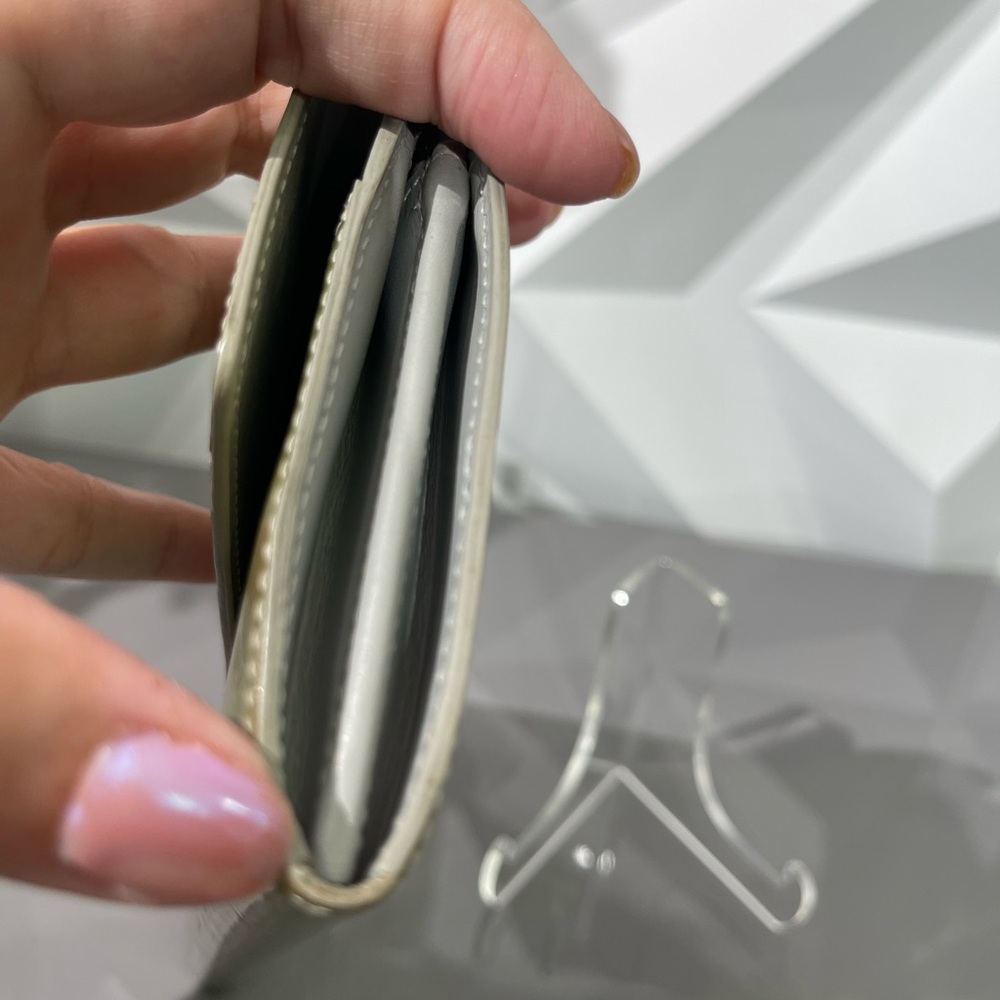 Louis Vuitton Vernis  Monogram Gold grey/silver Long Sarah Wallet - Picture 10 of 17